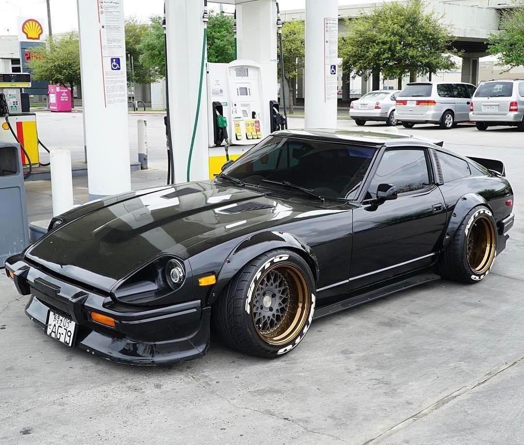 Nissan Datsun 240z
