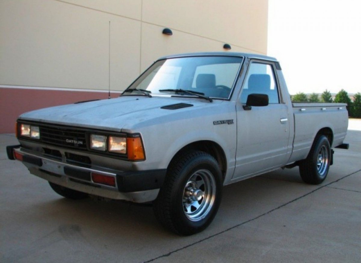 Nissan Datsun 1982