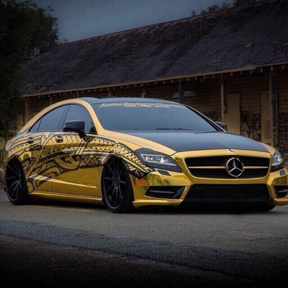 Золотой Мерседес CLS 63 AMG