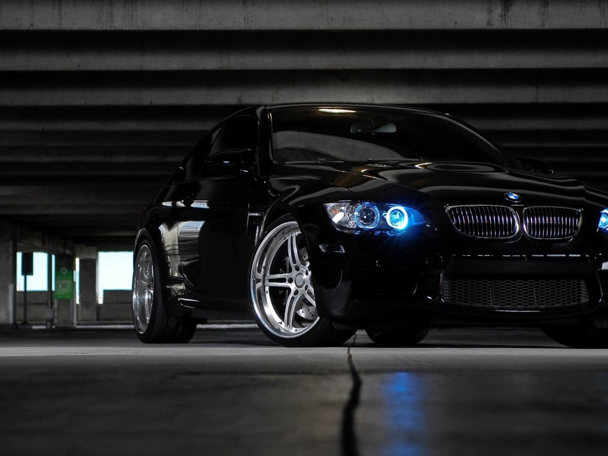BMW m3 чёрная с ксеноном