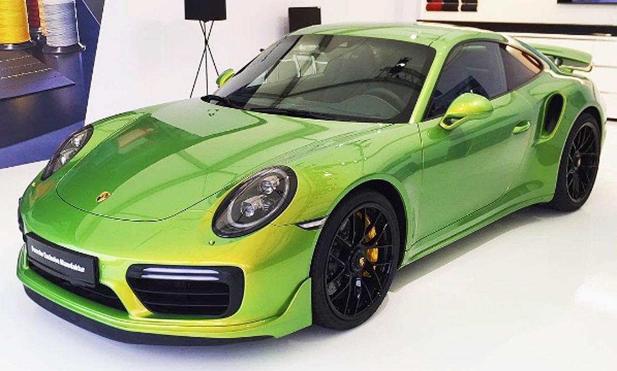 Порше 911 зеленая Turbo s
