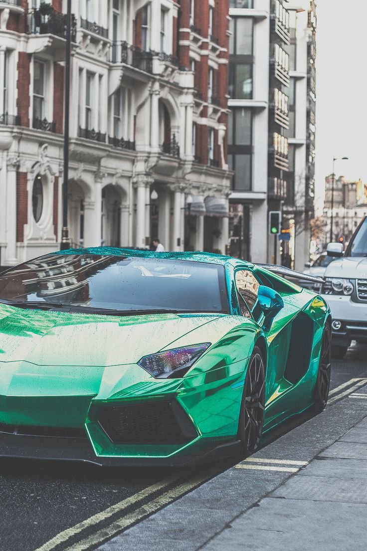 Машина Lamborghini Aventador