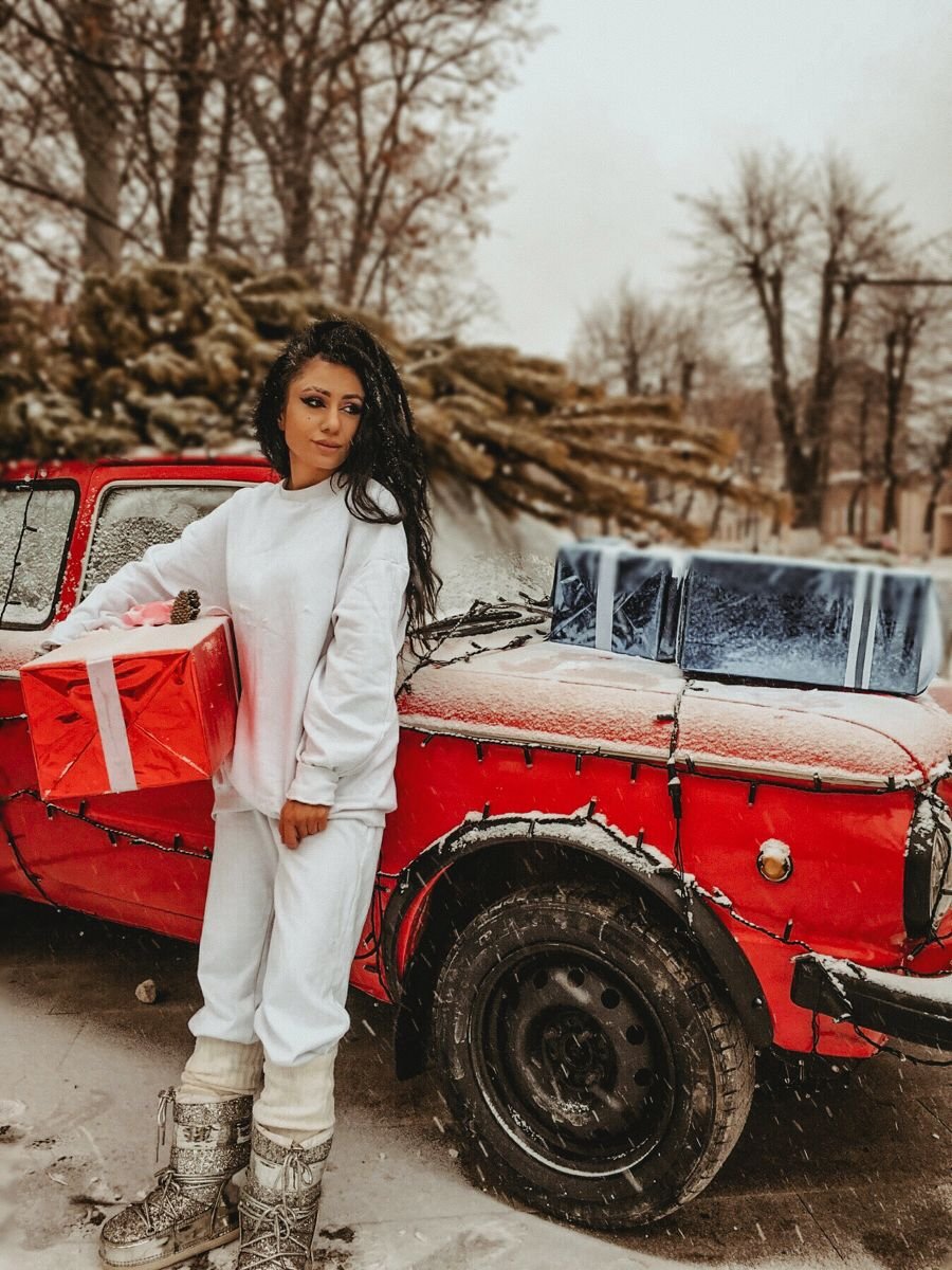 Фотосессия около машины
