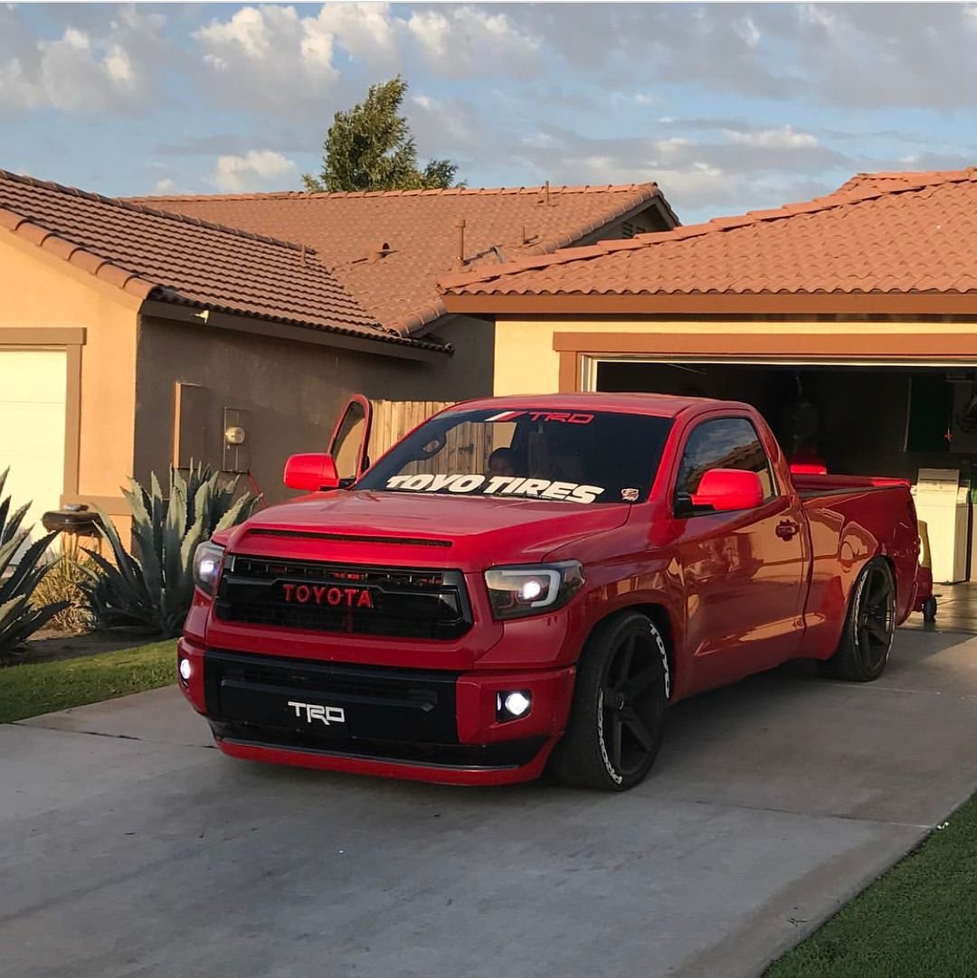 Toyota Tundra заниженная