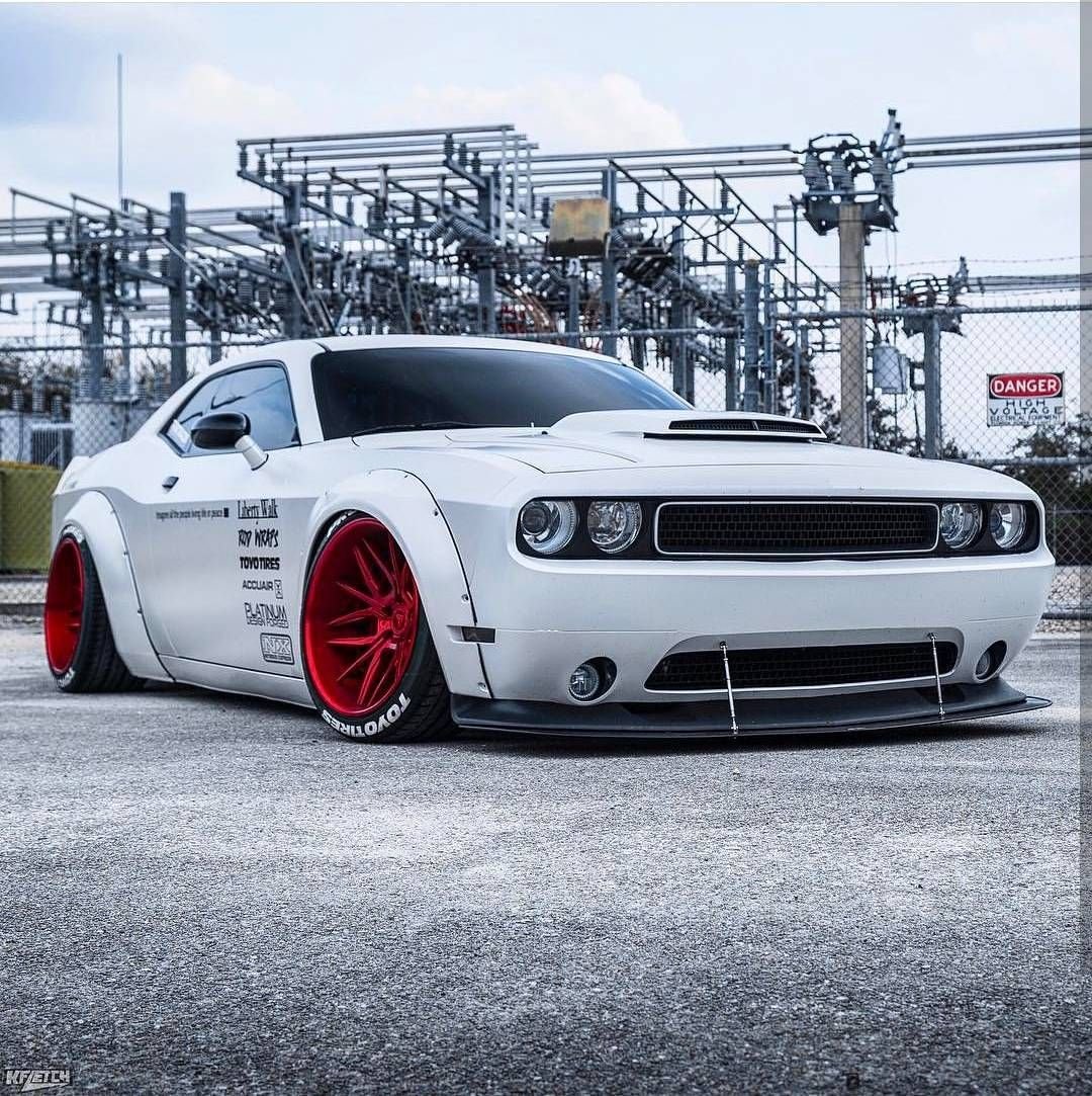 Dodge Challenger Hellcat Liberty walk