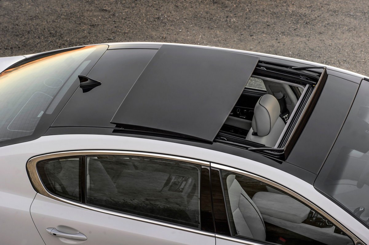 Kia Quoris панорамная крыша
