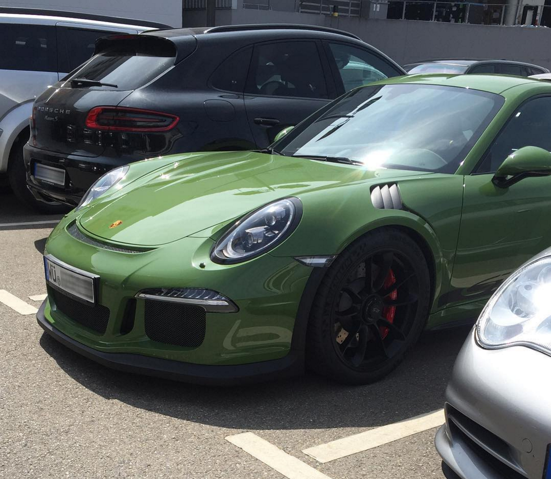 Porsche зеленый 991