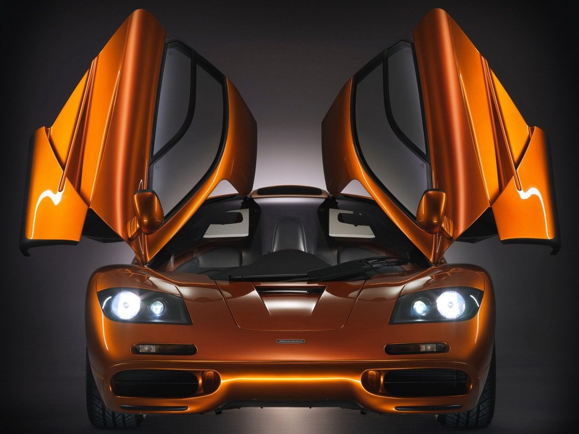 Спорткар MCLAREN f1