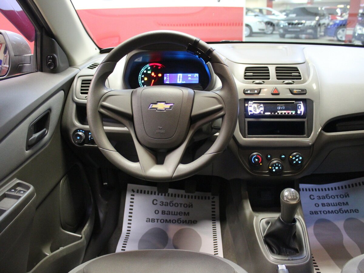Chevrolet Cobalt 2022 салон