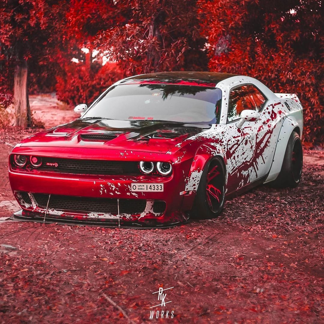 Dodge Challenger srt Hellcat Кровавый