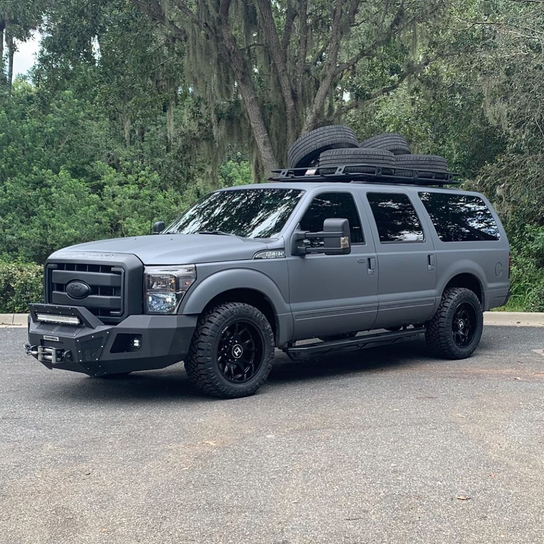 Ford Excursion vs Expedition
