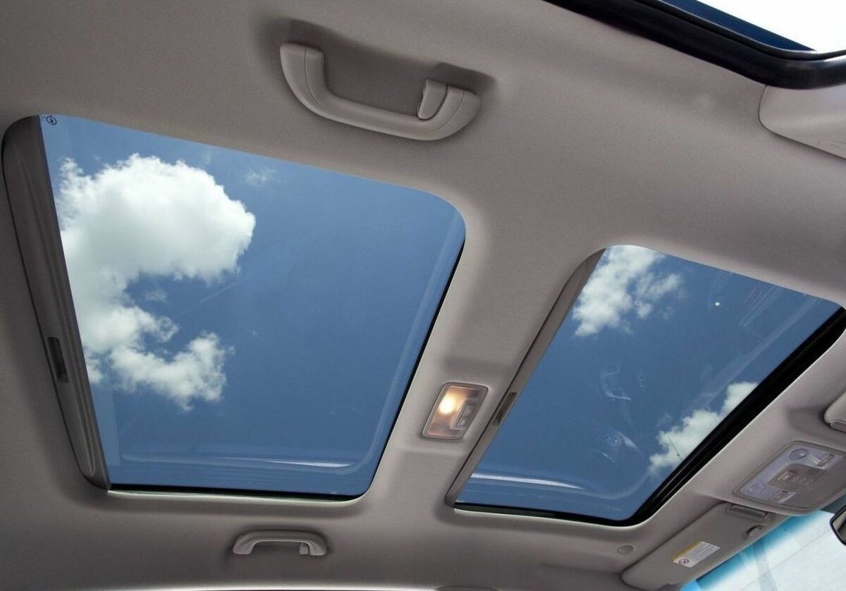 Kia Sportage 2013 с панорамной крышей