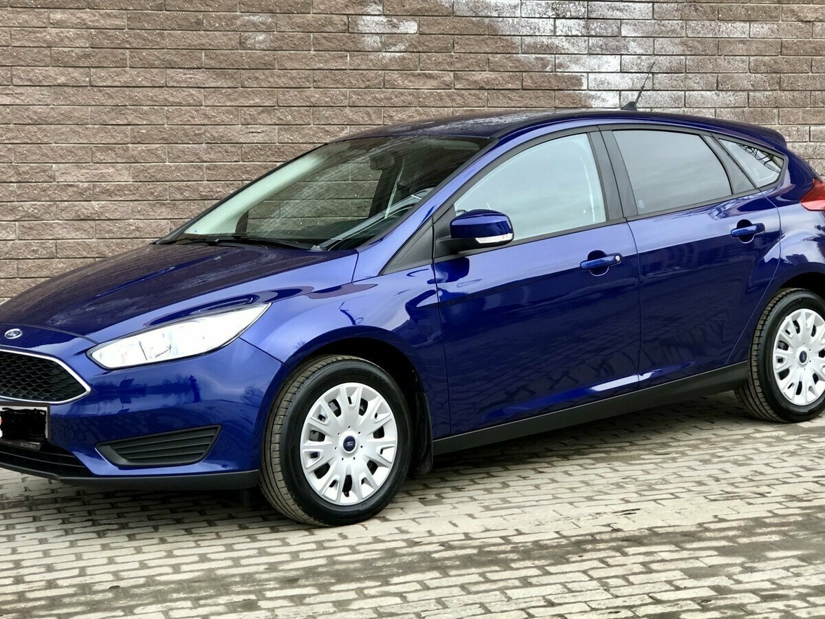 Ford Focus синий