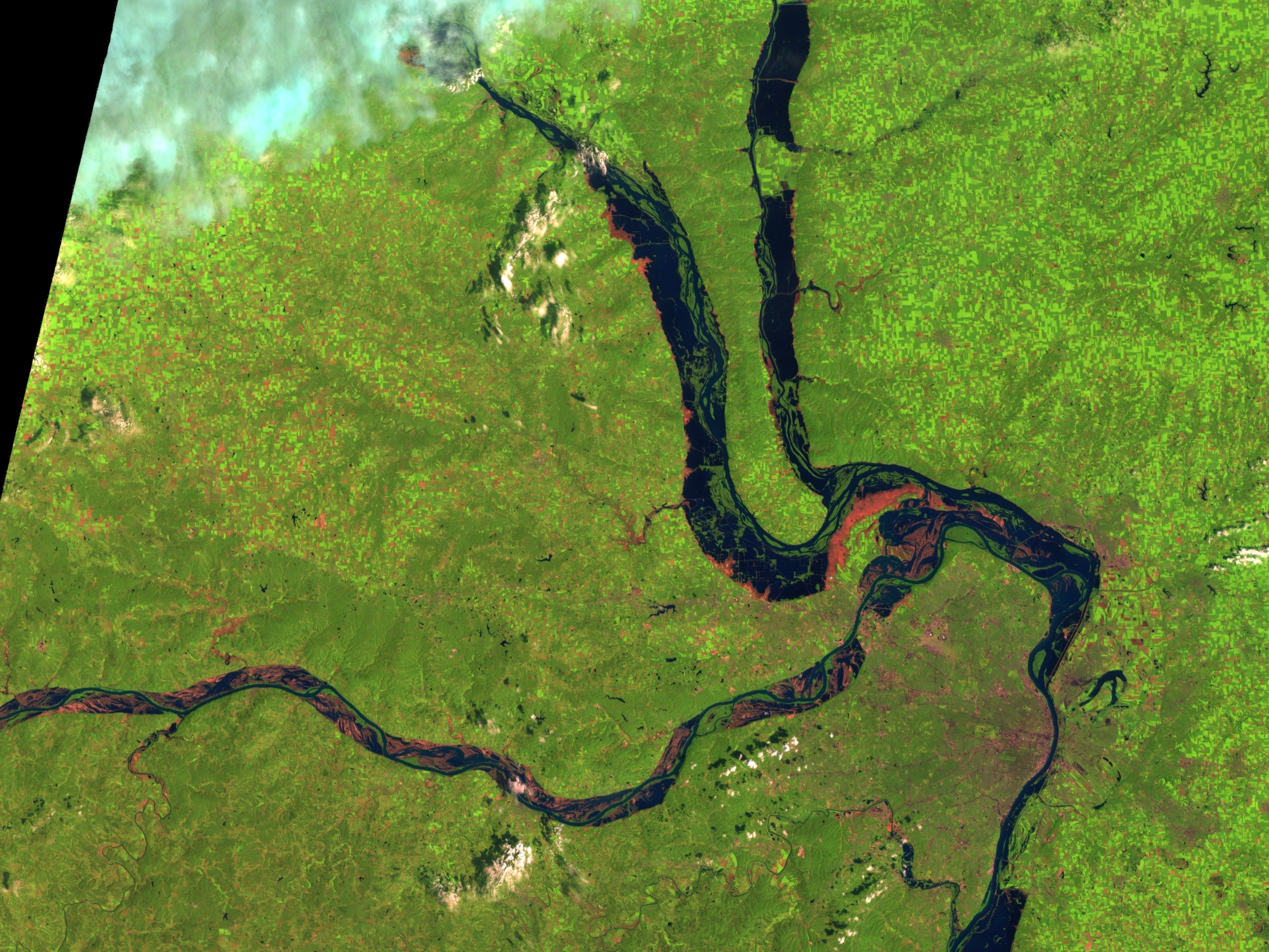 Река огайо притоки. Миссисипи Дельта со спутника. Дельта реки Миссисипи. Река Миссисипи из космоса. Река Миссисипи со спутника.