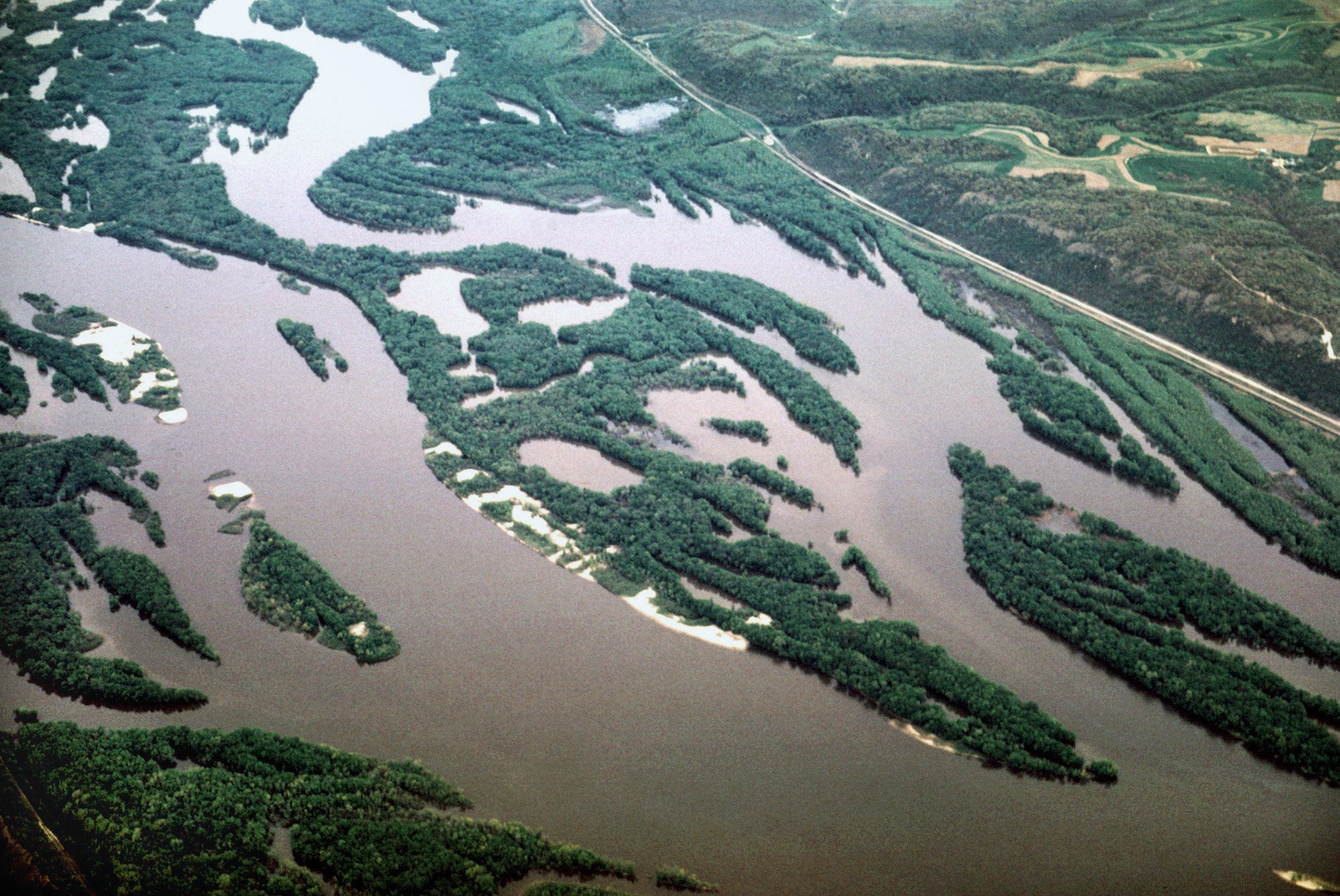 Река Миссисипи. Долина Миссисипи. Исток реки Миссисипи. Река Миссисипи с Миссури. Миссисипи берет начало