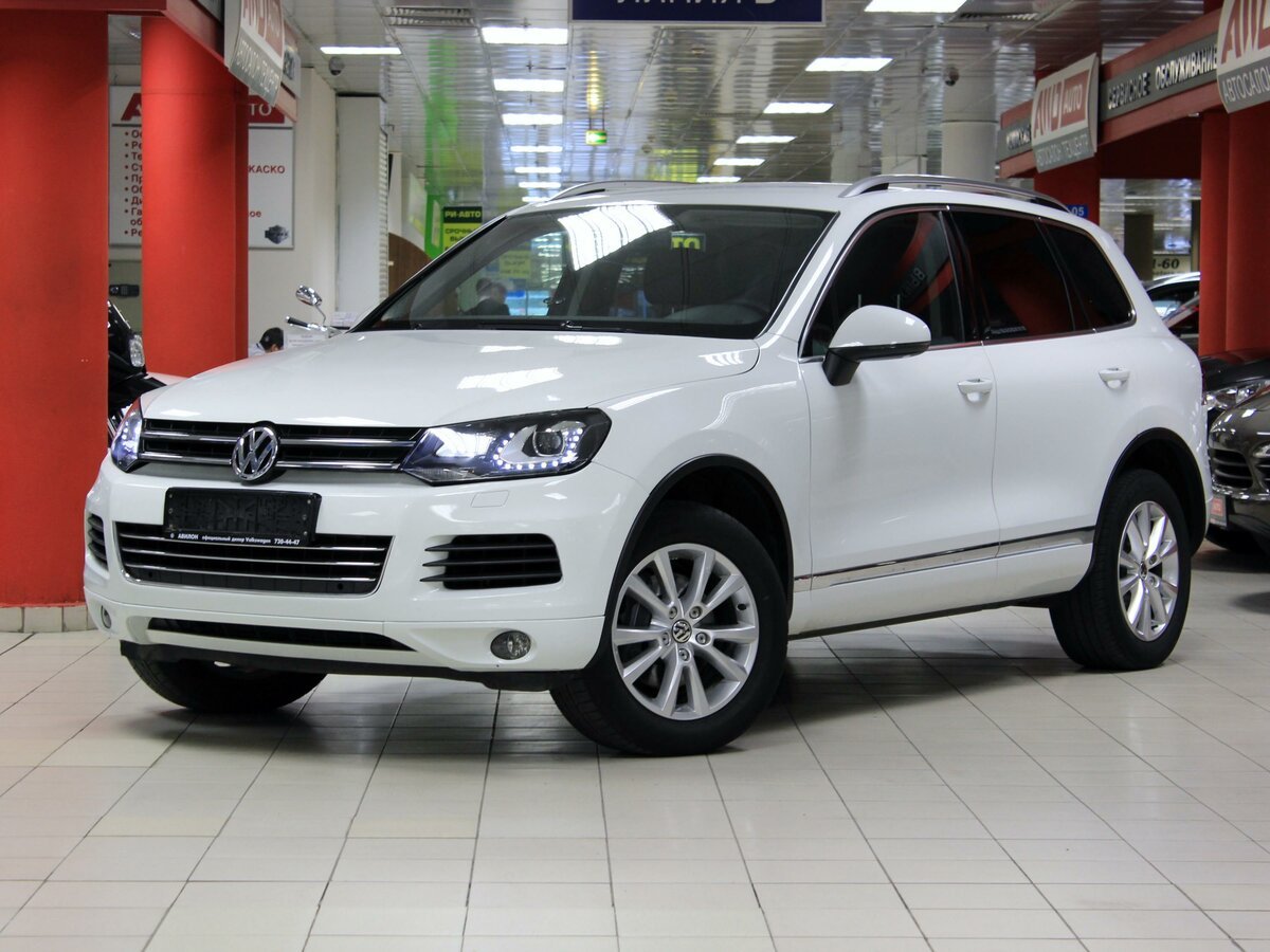 Volkswagen Touareg белый 2013