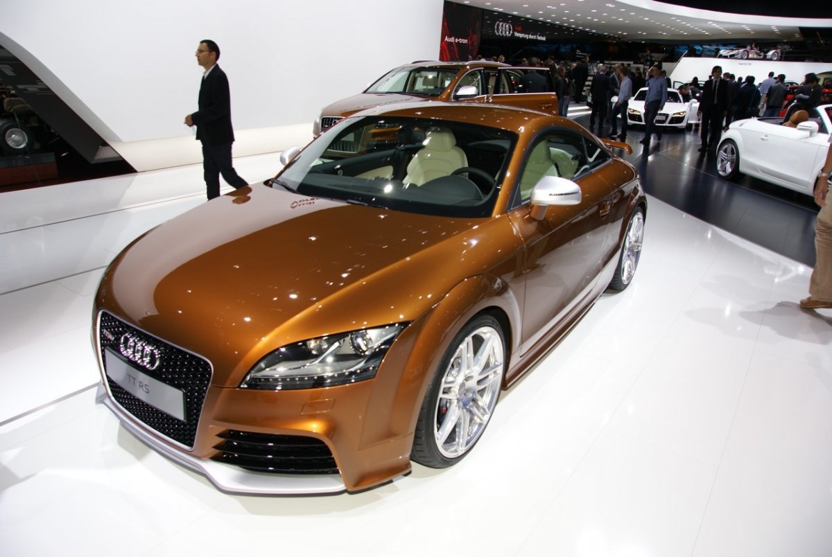 Коричневый металлик Audi