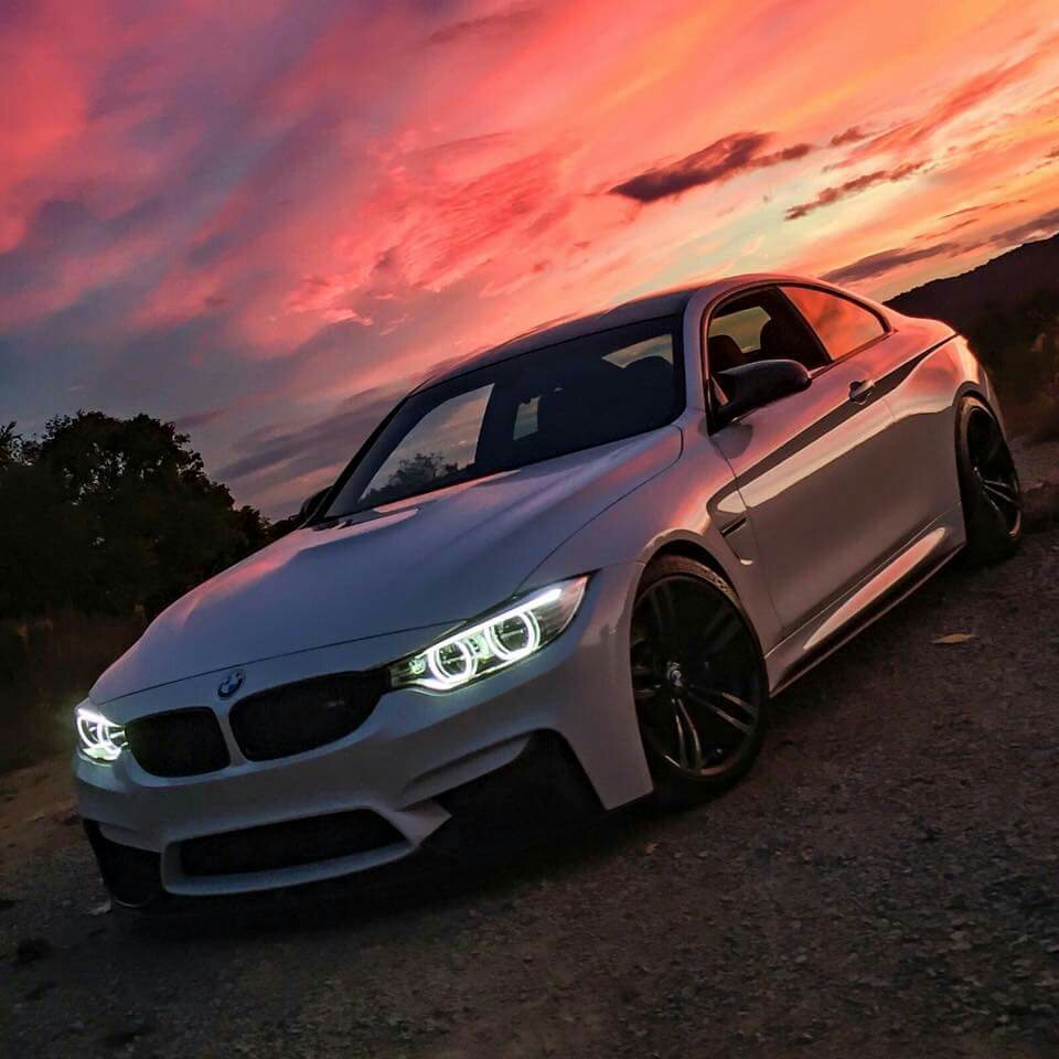 BMW m5 на закате