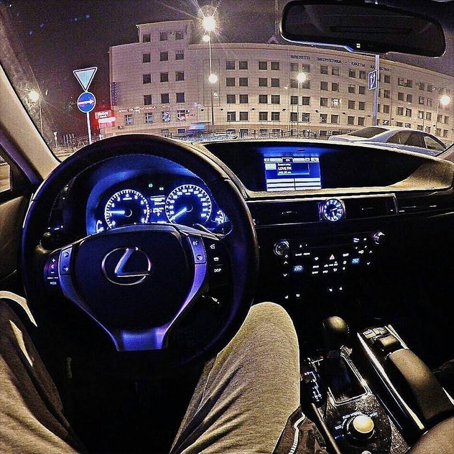 За рулем Мерседеса