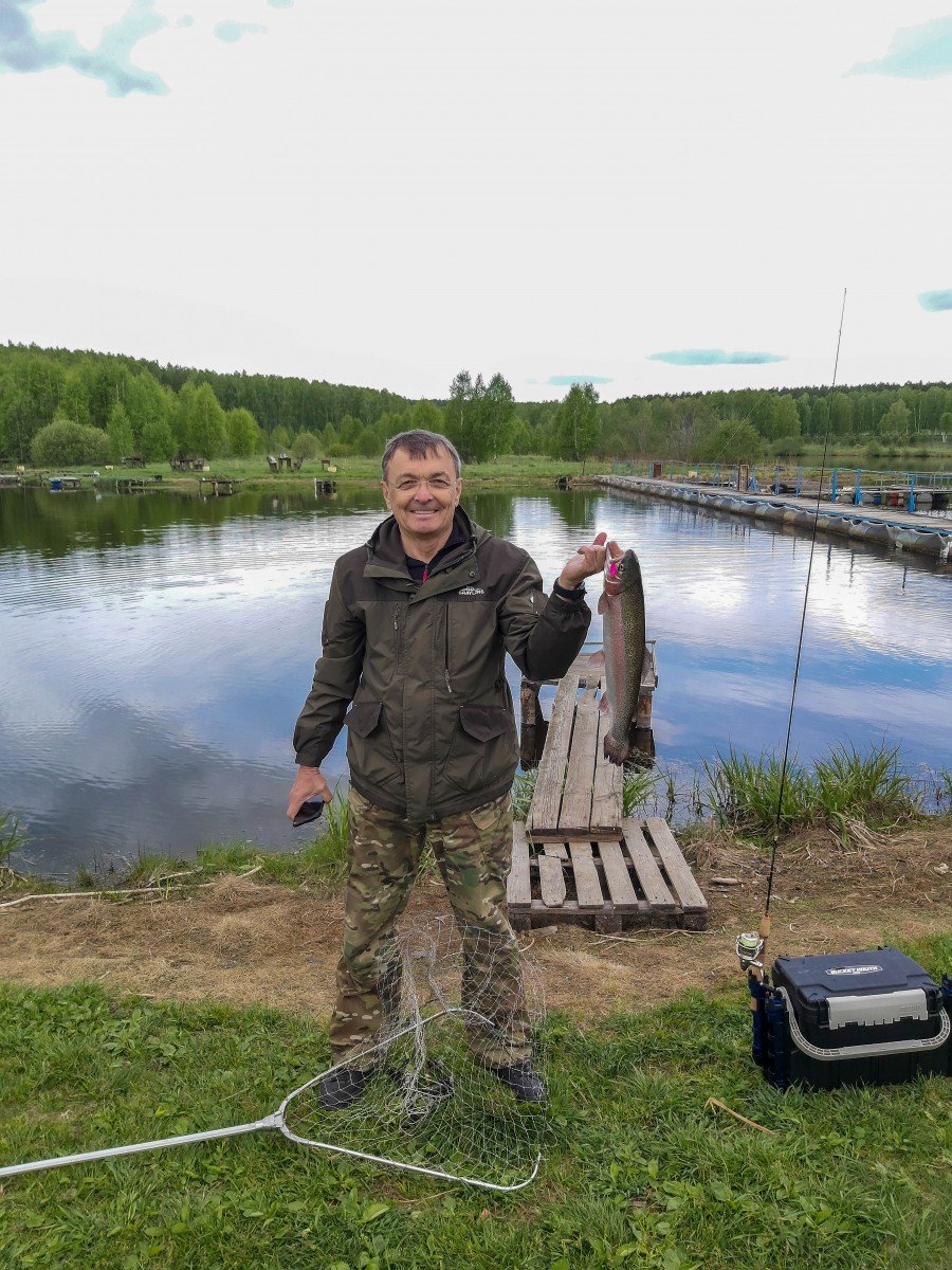 Платные озера для рыбалки. Шабровский пруд Свердловская область. Платная рыбалка. Рыбалка на платных прудах. Рыбалка на пруду.
