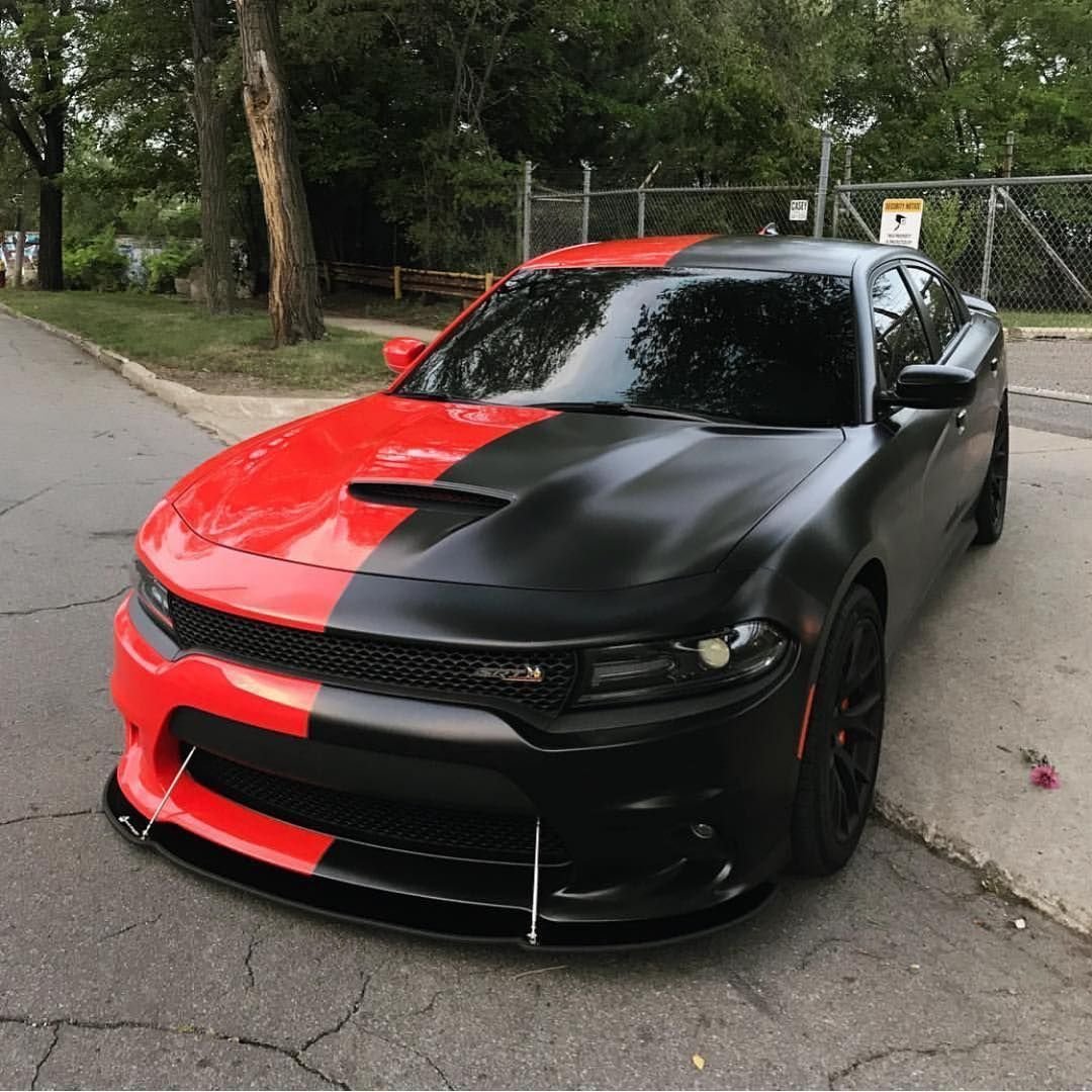 Черно красный авто
