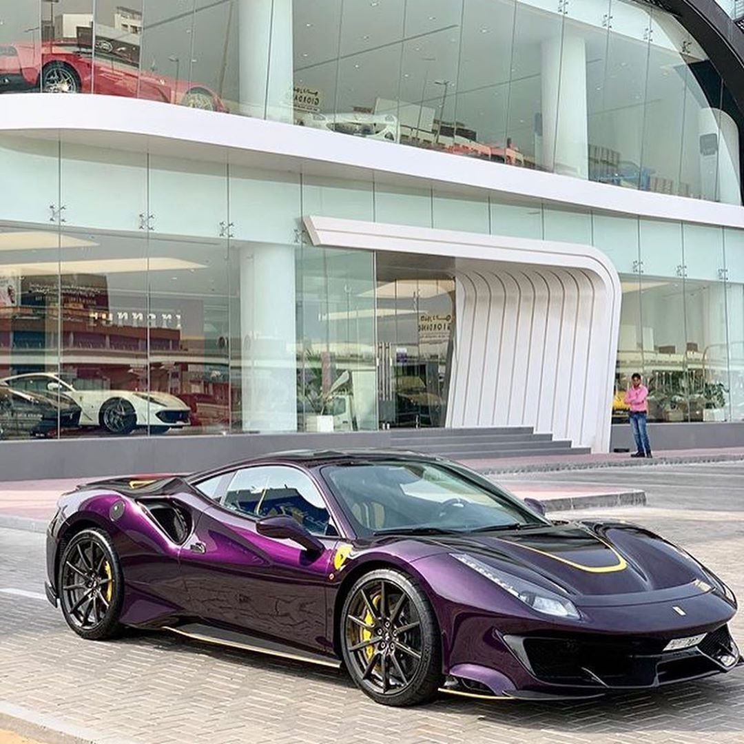 Ferrari 488 фиолетовый