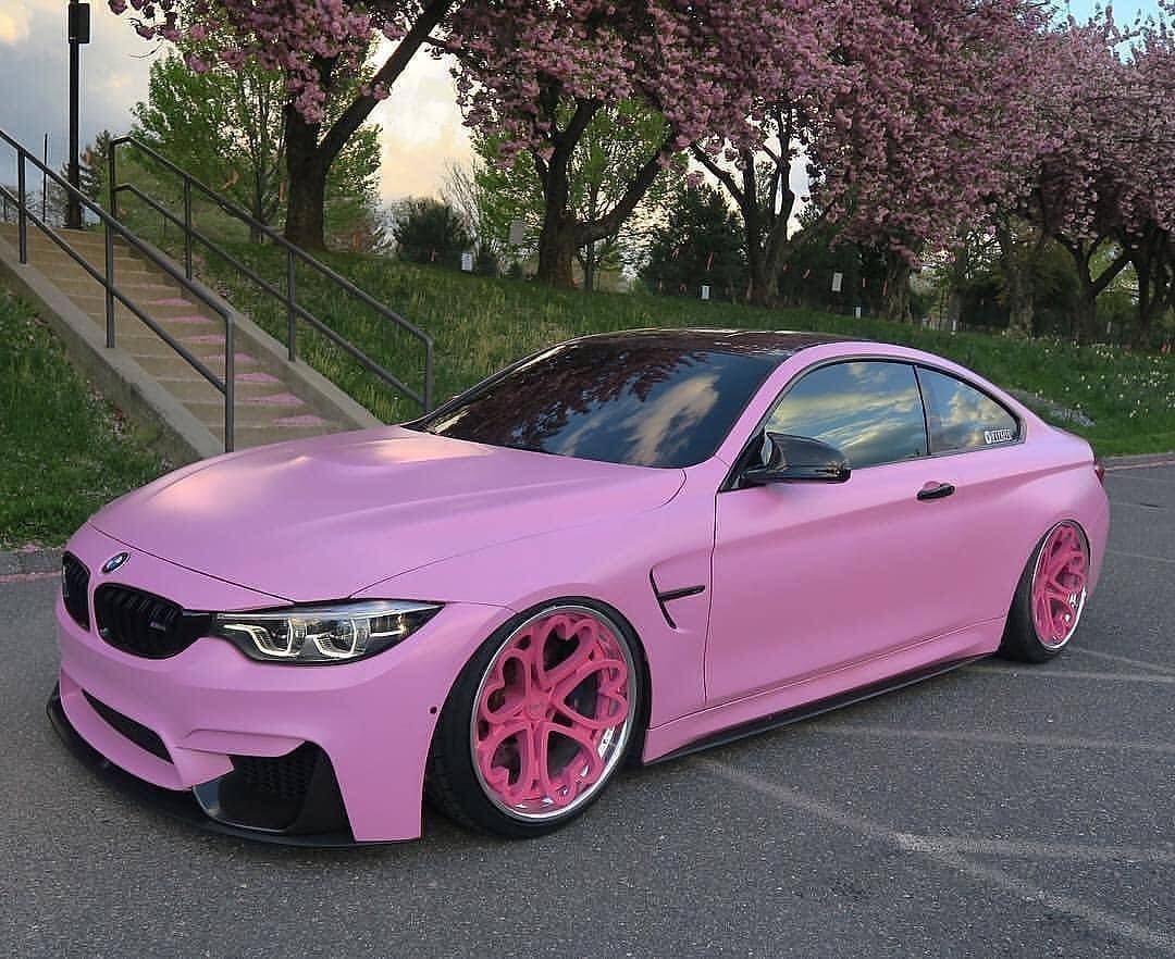 БМВ е60 розовая