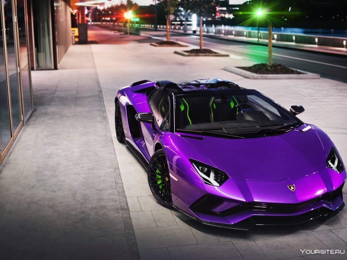 Lamborghini Aventador Roadster фиолетовая