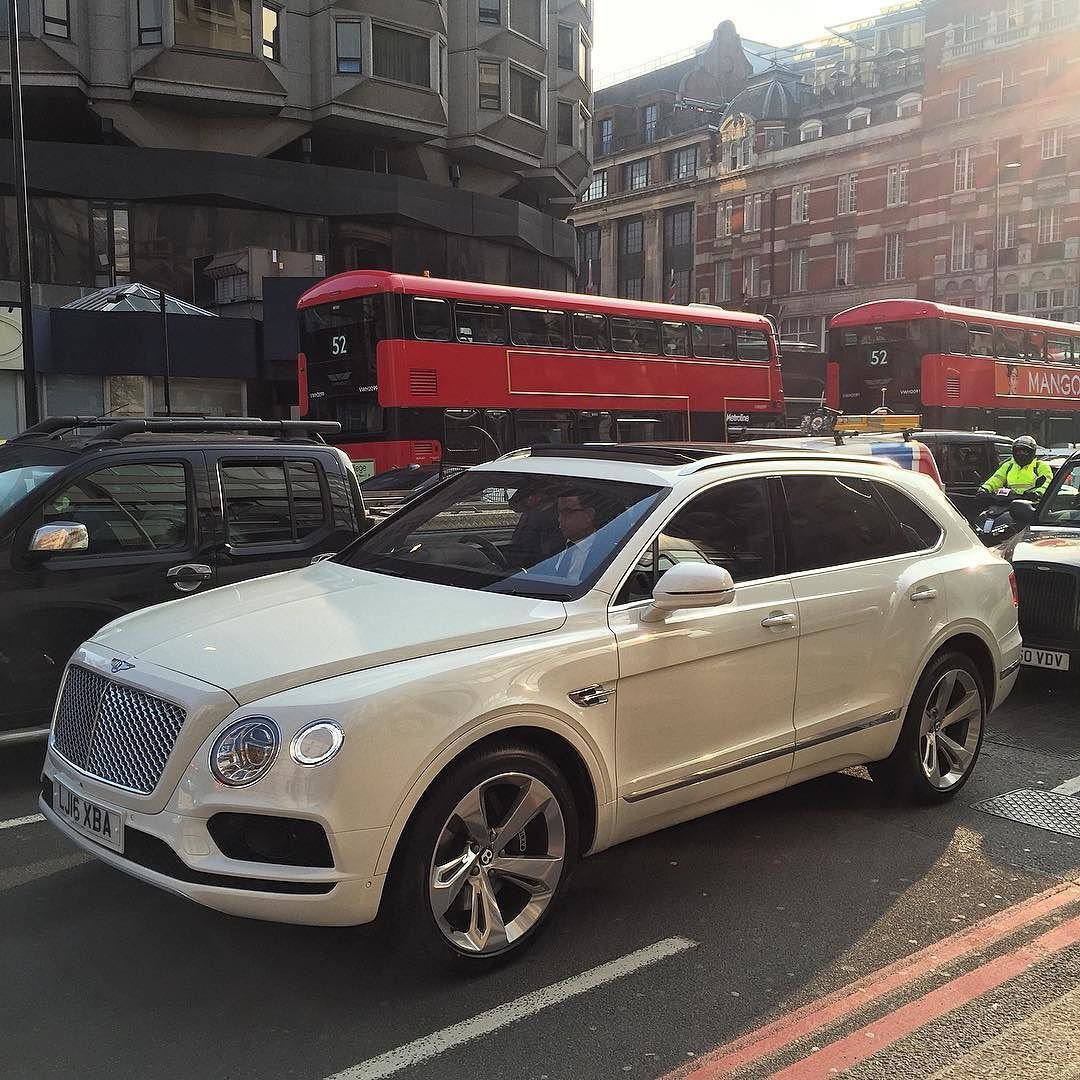 Bentley Bentayga London