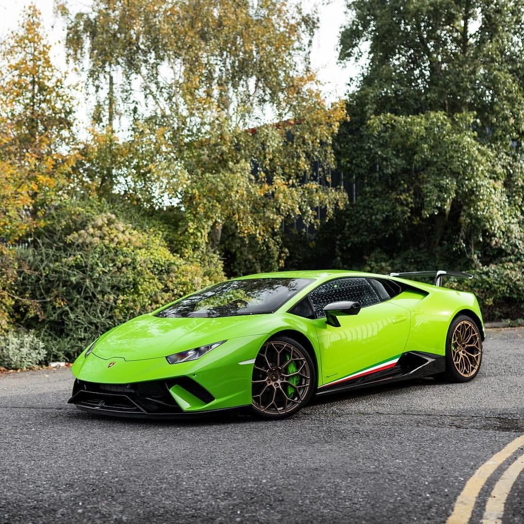 Lamborghini Huracan зеленый