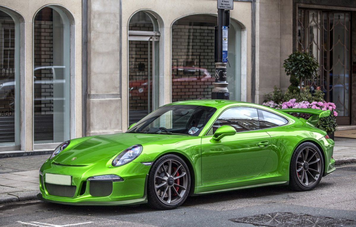 Porsche 911 зеленый