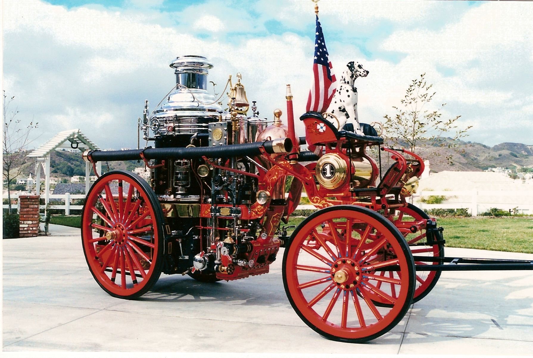 Первая пожарная машина. Пожарная машина Вандерберг 1901. Старинные пожарные автомобили. Паровой пожарный автомобиль. Первый пожарный автомобиль.