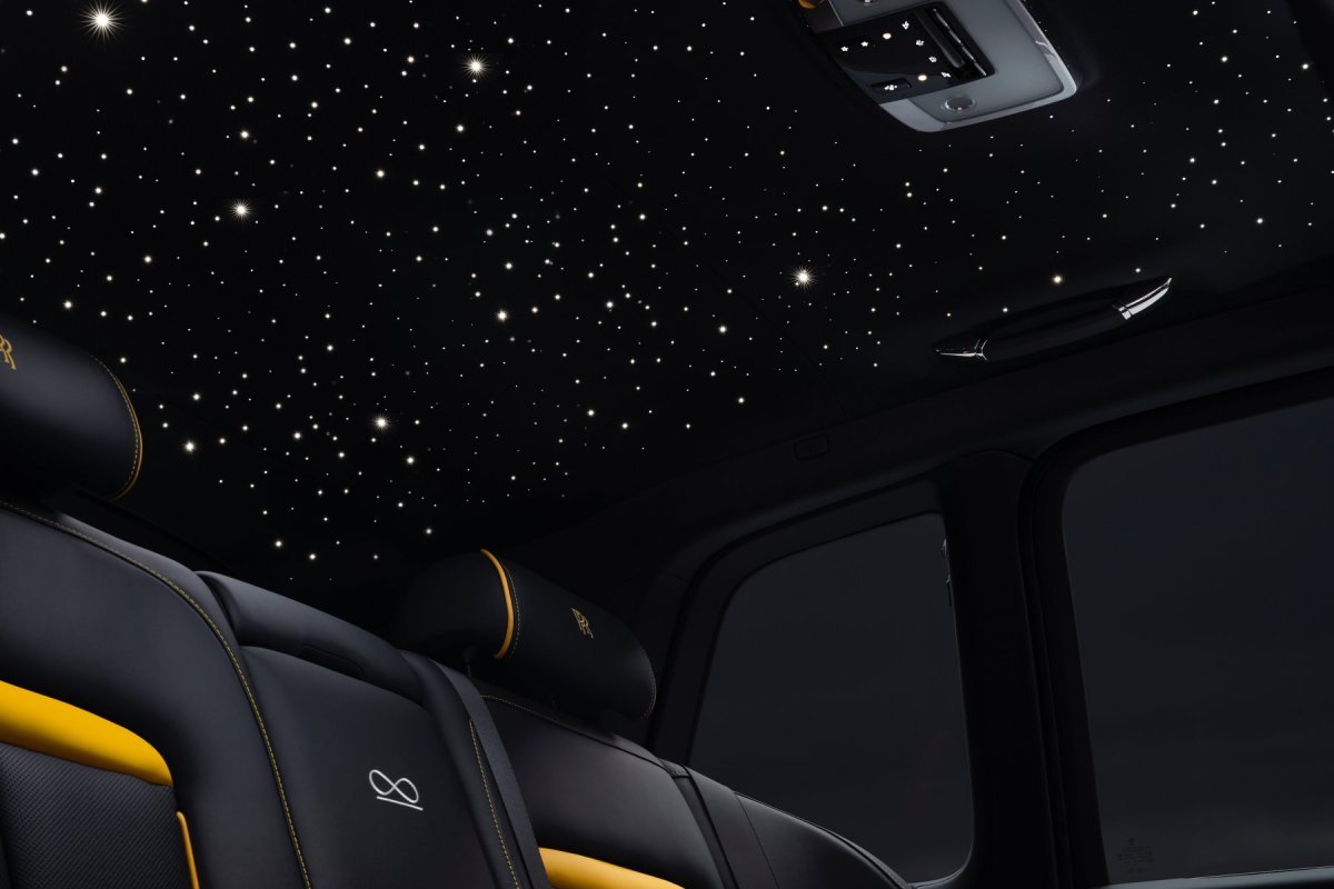 Rolls Royce Cullinan Звездный потолок