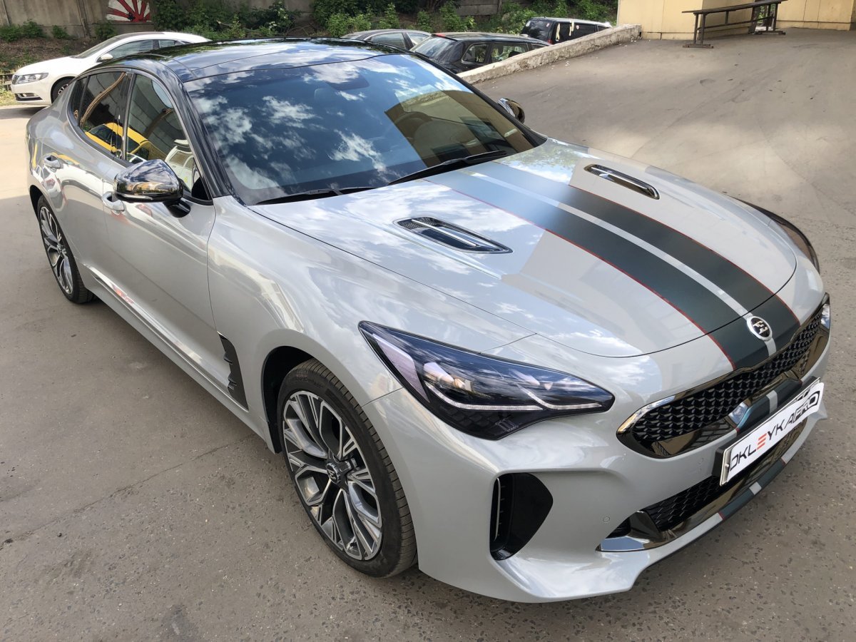 Красивый серебристый цвет авто