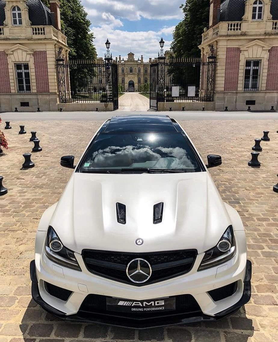Mercedes Benz c63 крутые