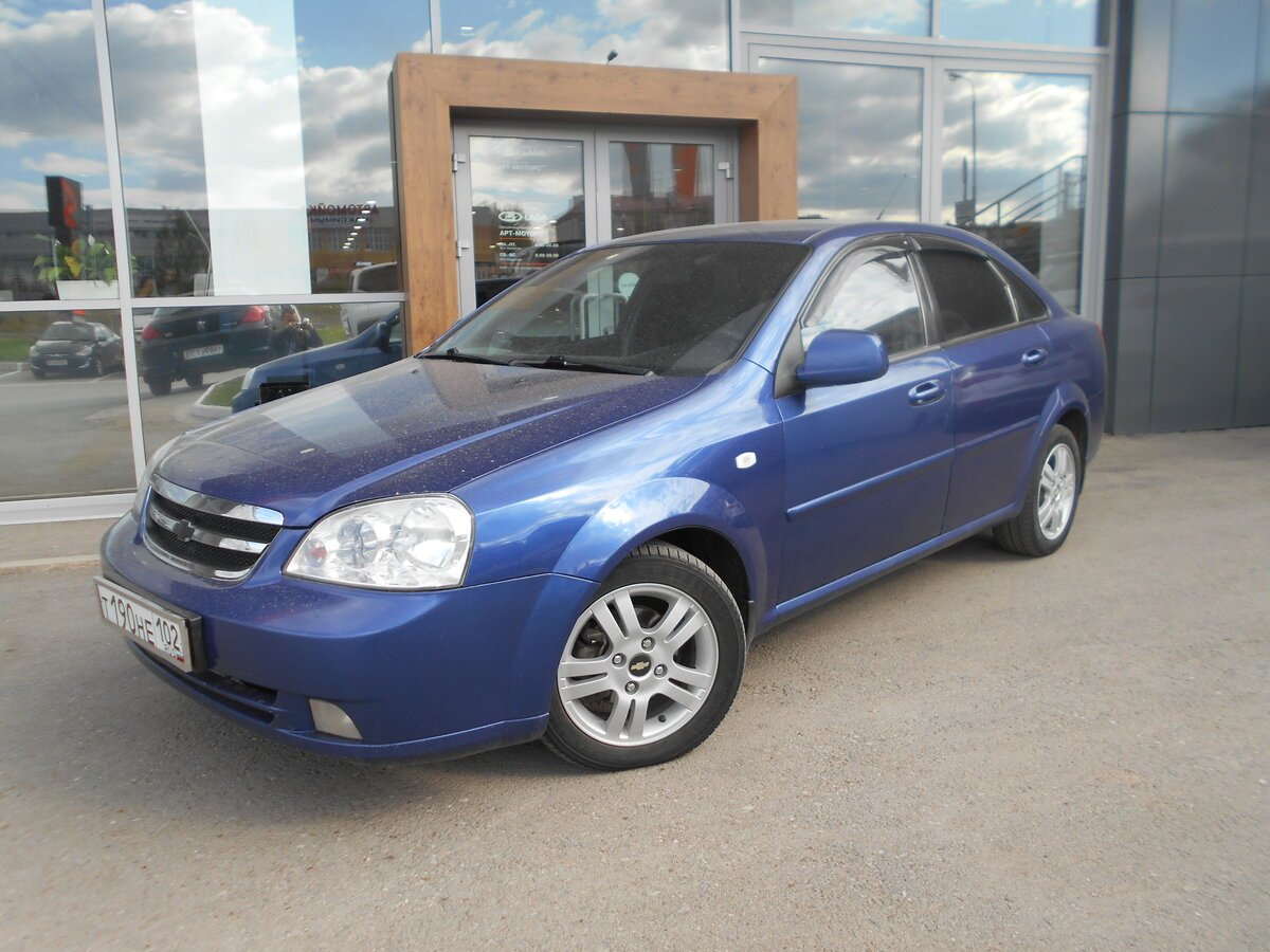 Chevrolet Lacetti 2011 седан