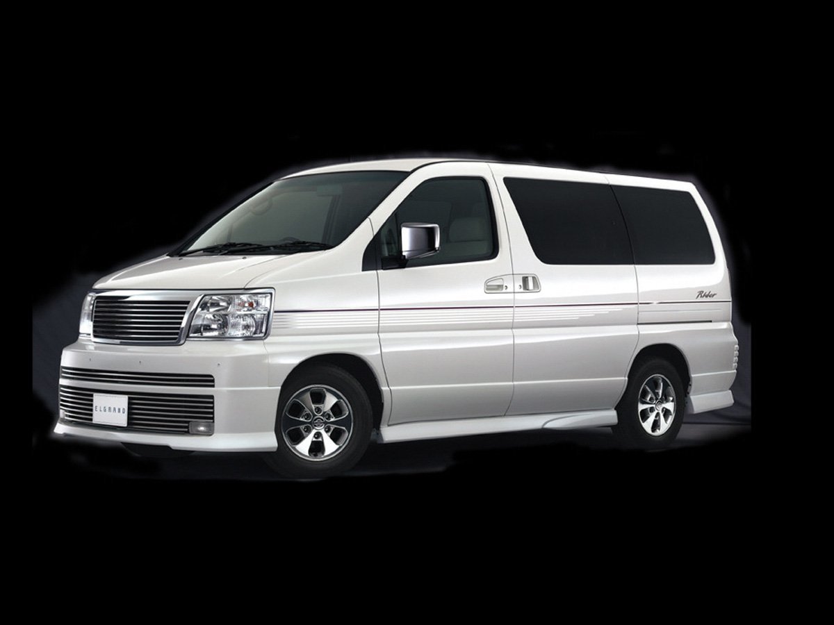 Nissan Elgrand у 50
