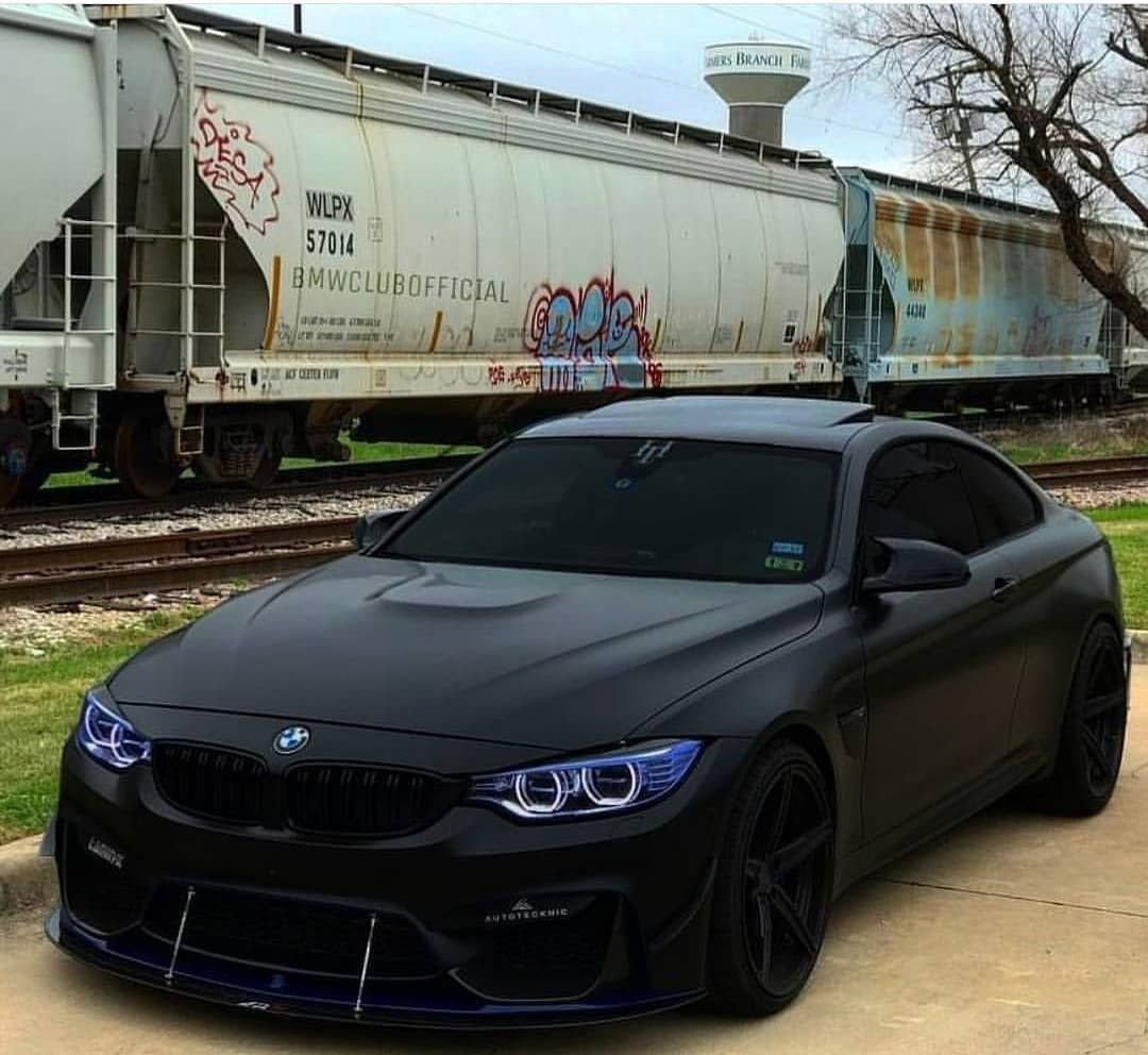 BMW m4 f82 Black