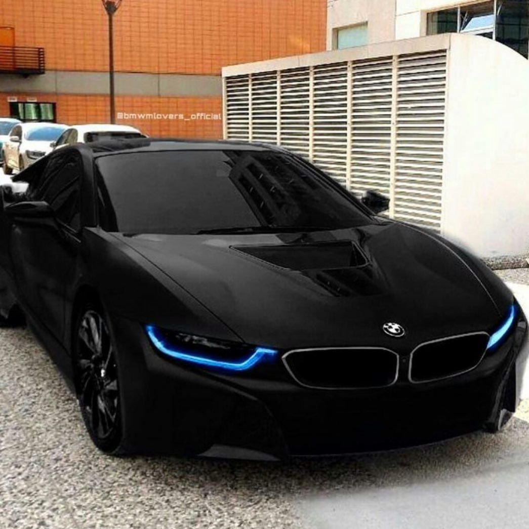 BMW i8 черная