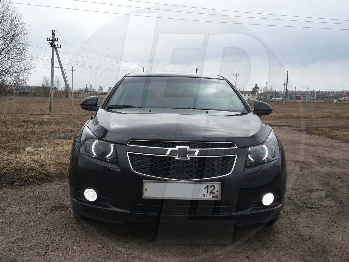 Chevrolet Cruze фары ангельские глазки