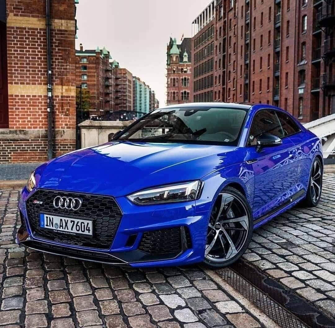 Audi rs5 синяя