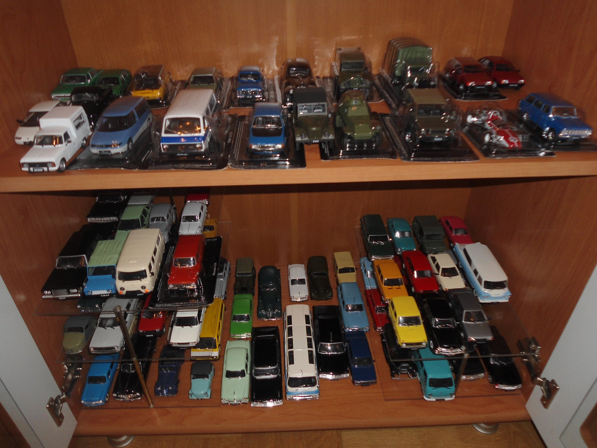1 43 collection. Коллекция моделей автомобилей. Коллекция масштабных моделей. Советские коллекционные машинки. Коллекция масштабных моделей автомобилей 1 43.