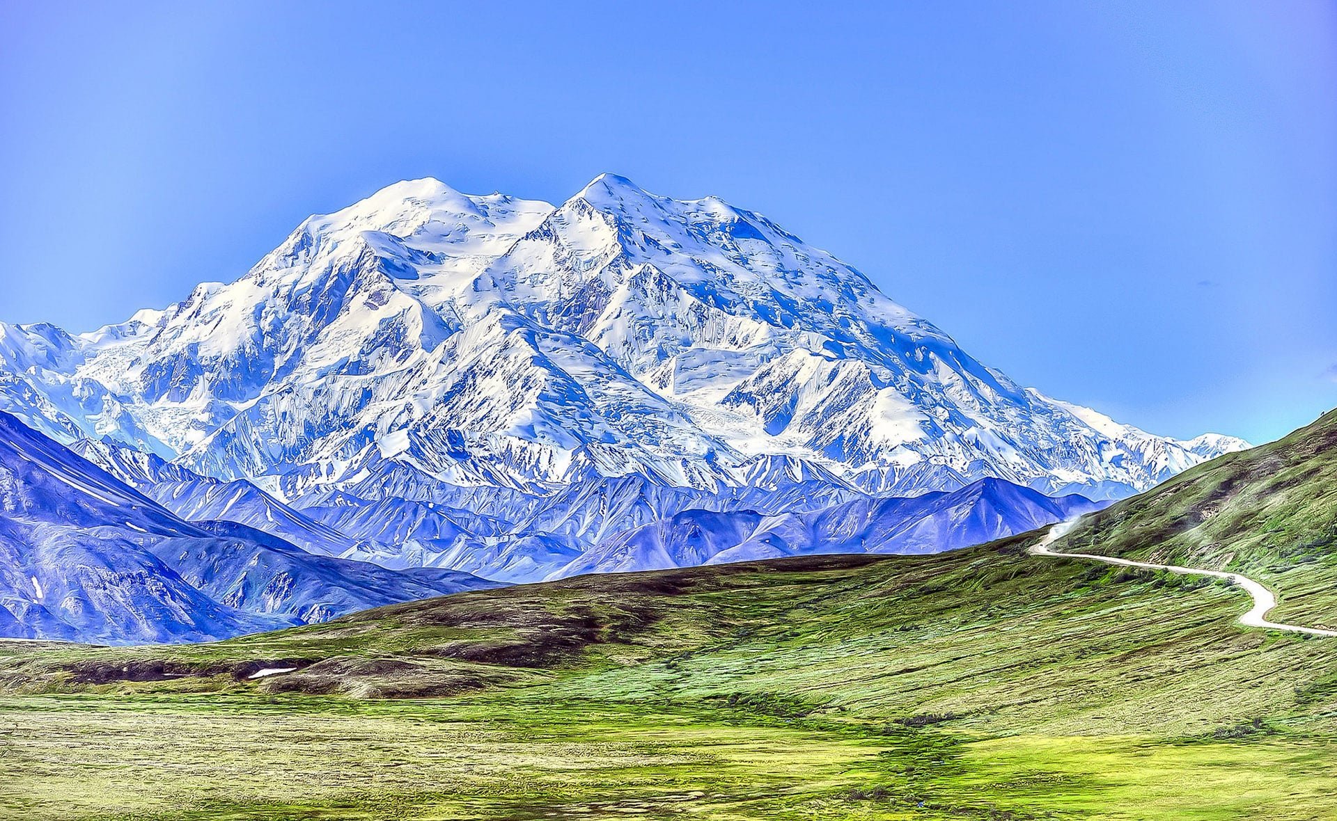 На западе расположены высочайшие горы северной америки. Гора Денали (Мак-Кинли). Аляска гора Мак Кинли. Аляска гора Денали. Национальный парк Денали Аляска.