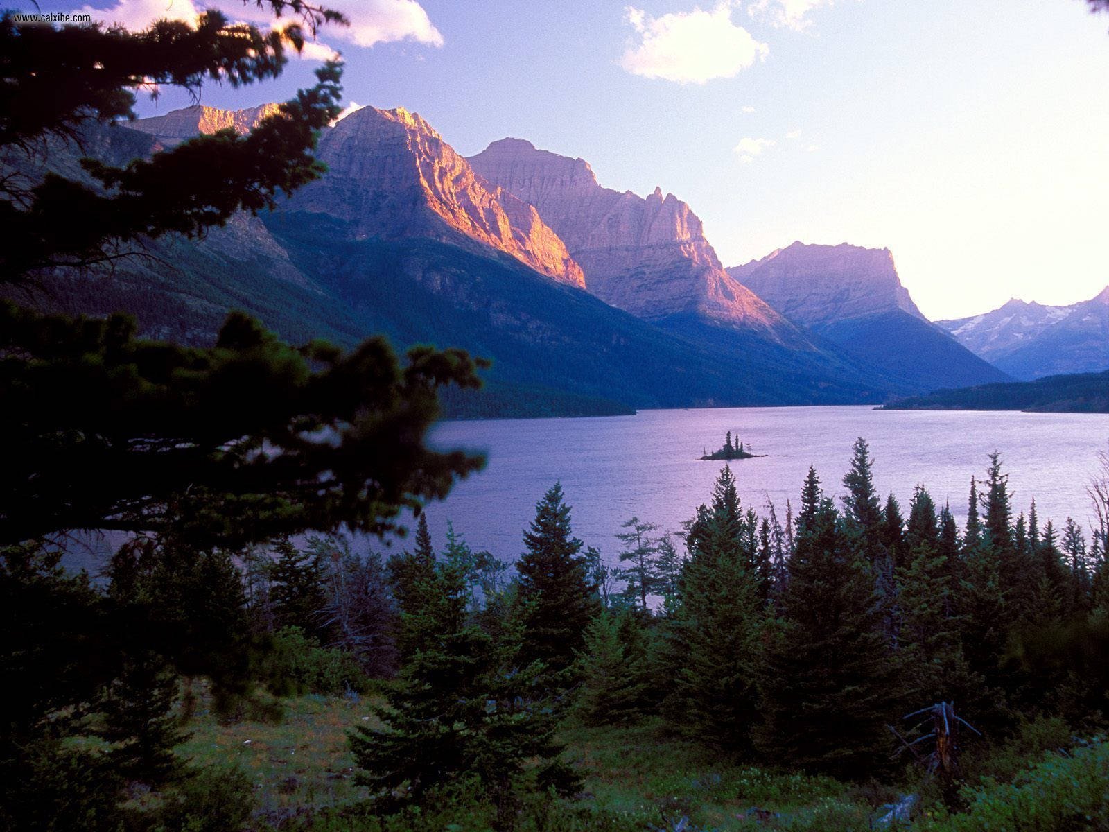 Какая природа в северной америке. Озеро св Марии в национальном парке Глейшер Монтана. Озеро Святой Марии Монтана. Глейшер озеро Святой Марии.