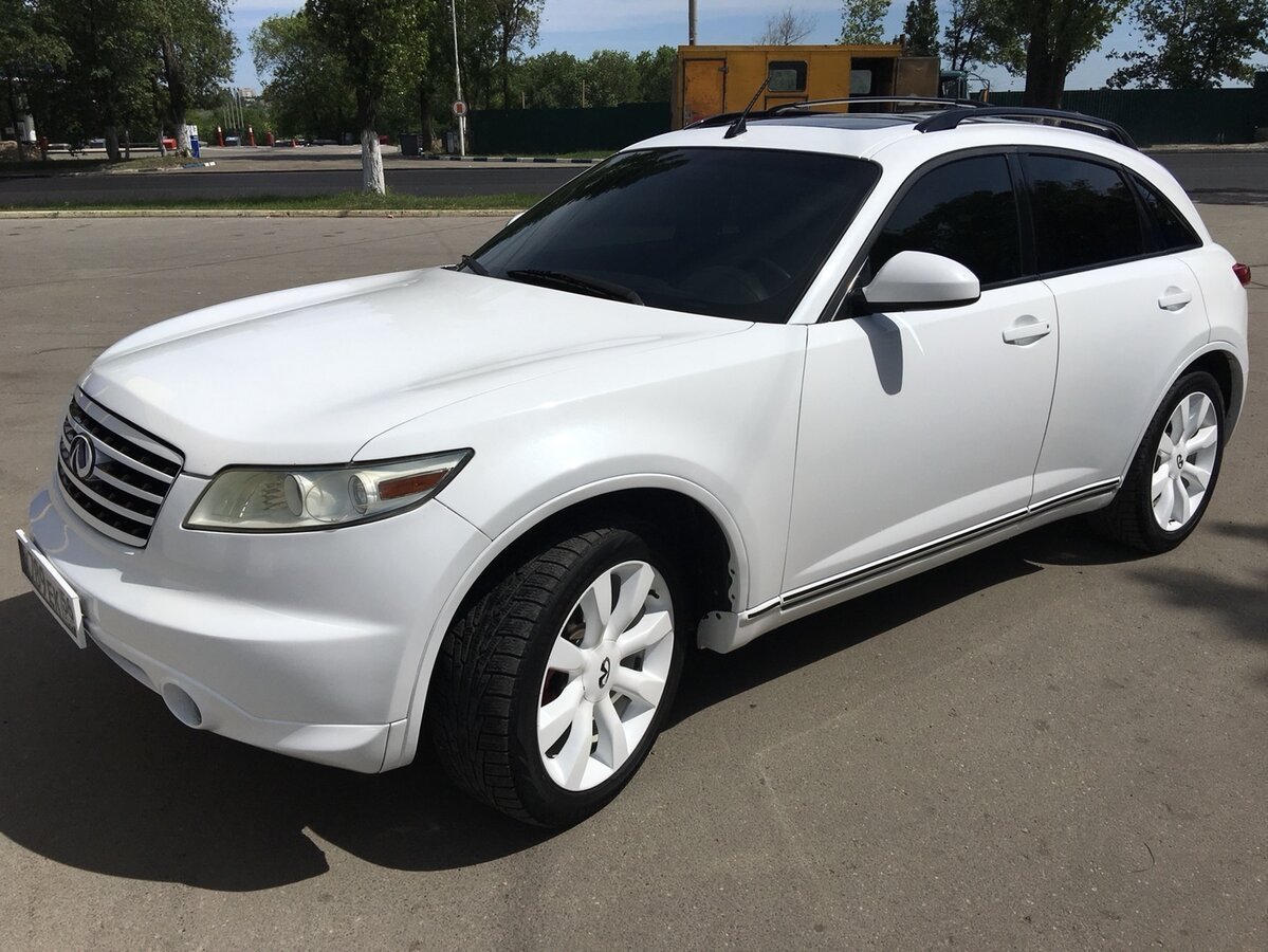 Infiniti fx35 White