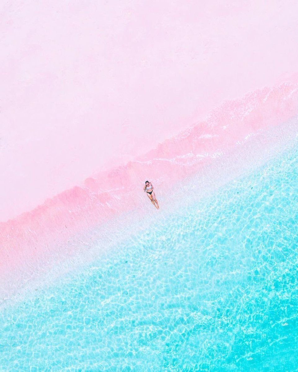 Море с розовым песком