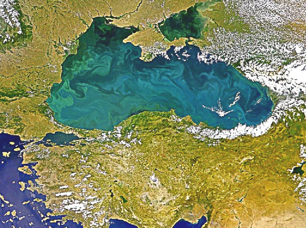 Азовское море со спутника