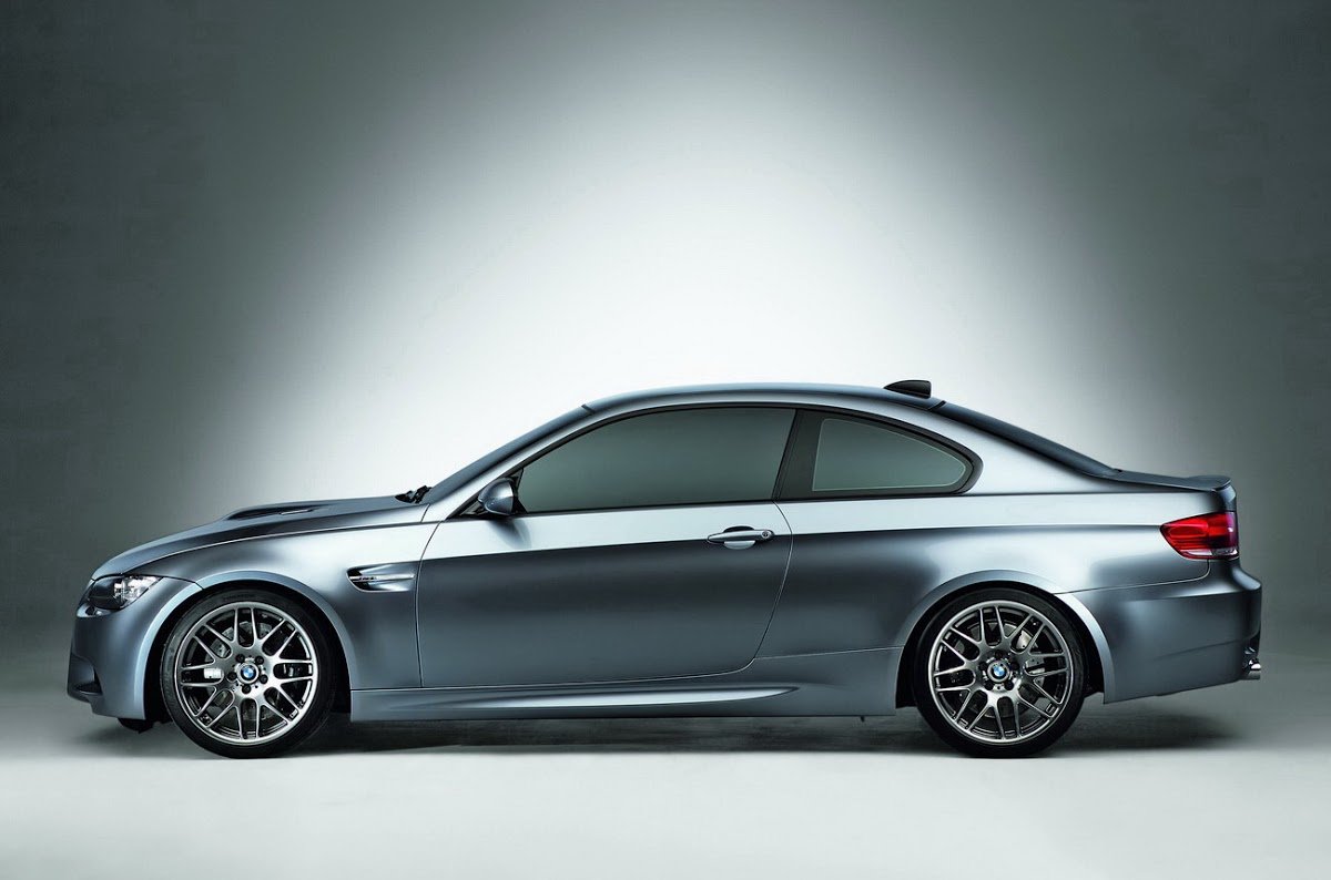 BMW m3 e92 вид сбоку