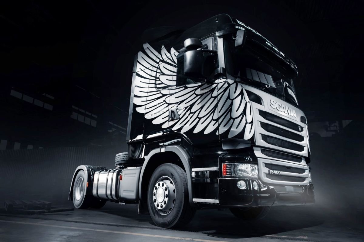 Scania Black Griffin