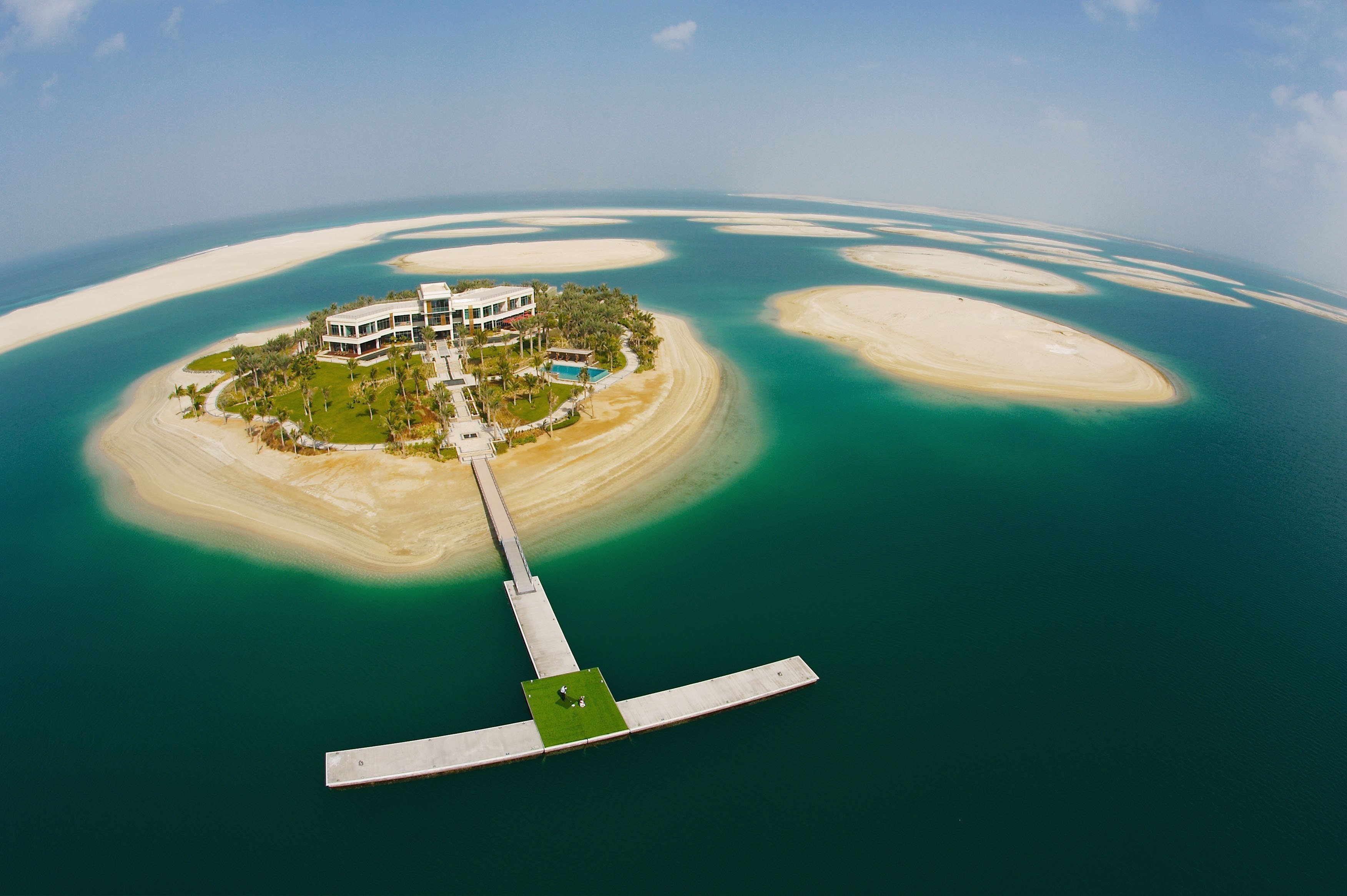 Сколько времени провел на острове. Остров Михаэля Шумахера Дубай. Искусственные острова в Дубае. Архипелаг мир в Дубае.